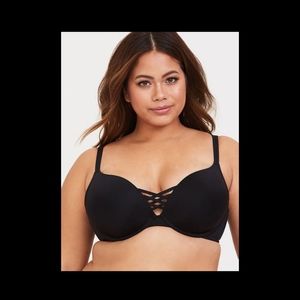 Black pushup plunge bra